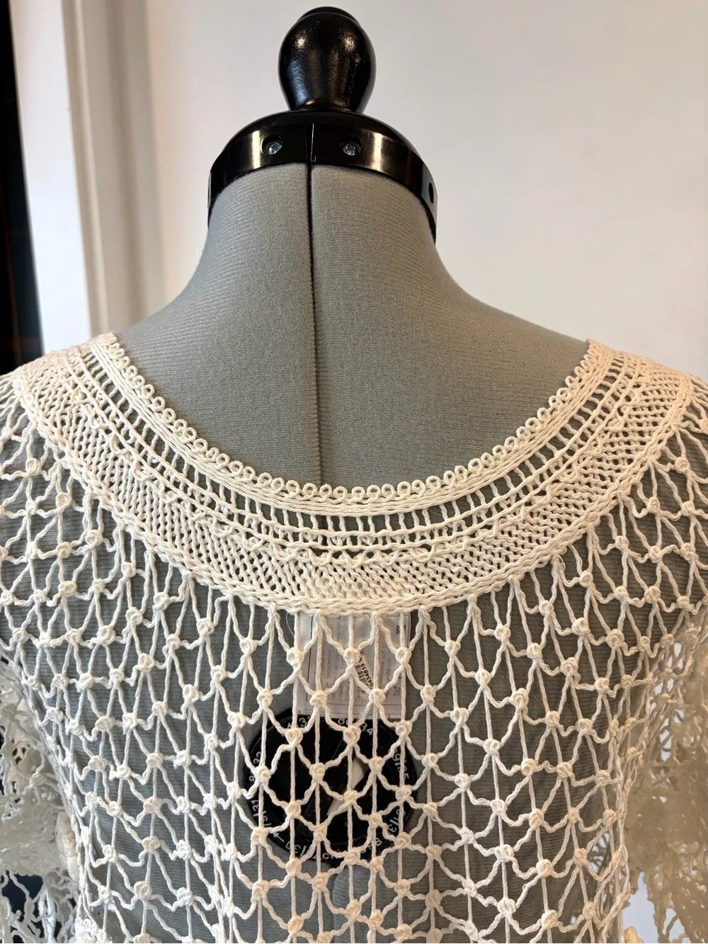 CHANEL VTG Spring ‘06 Lagerfeld Crochet Floral Lace Top, short sleeve, EUC, 40/8